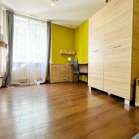 Cosy Room Aleja Kijowska Kraków Eksteriør billede